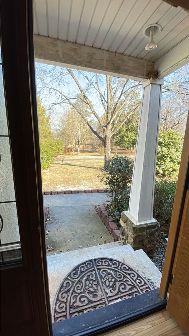 Building Photo - Rare Opportunity on nearly 3 acres!