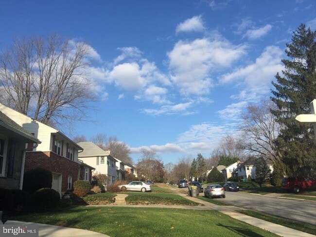 Building Photo - 1119 Crestover Rd