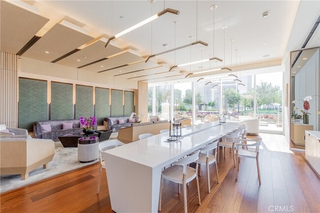 Building Photo - 889 Francisco St