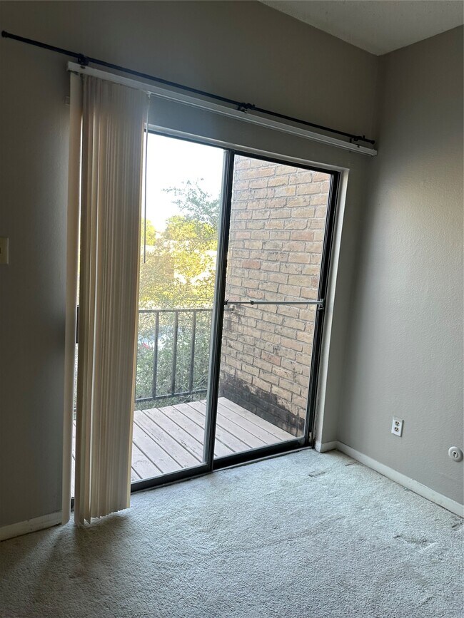 Building Photo - 10104 Waterstone Dr