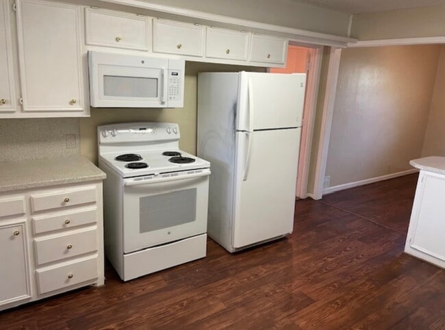 Building Photo - 3410 33rd St