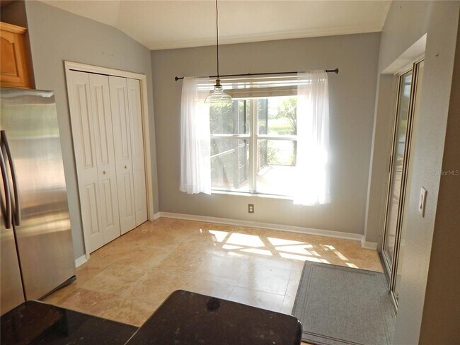 Building Photo - 6367 Bridgecrest Dr