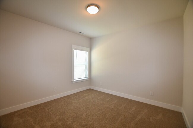 Building Photo - 148 Rosemary Ayers Dr