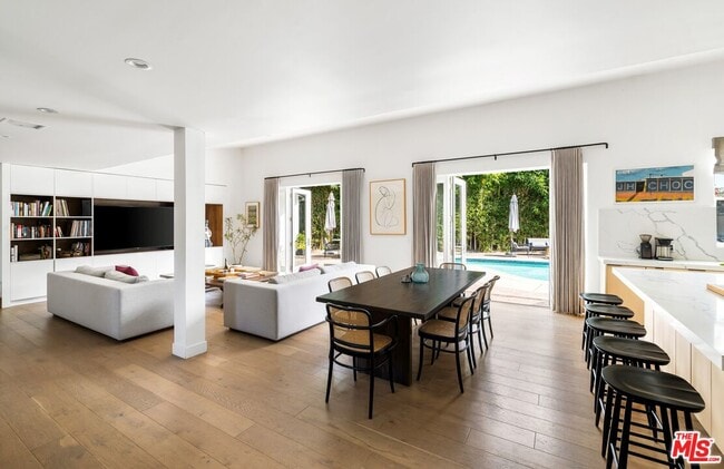 Building Photo - 160 Beloit Ave