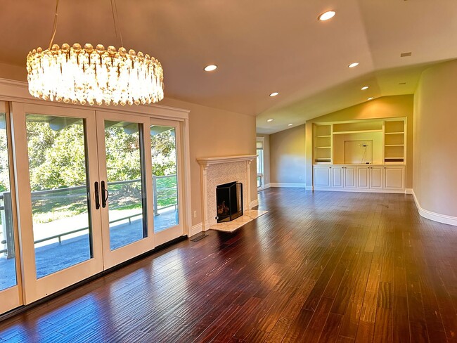 Building Photo - The Bluffs Newport Beach - House for Lease