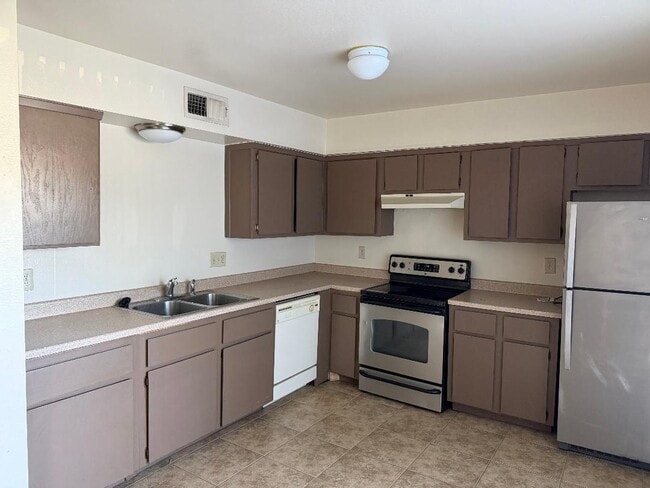 Building Photo - 13230 North 21st Pl