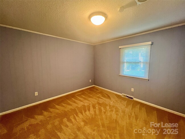 Building Photo - 294 Spicewood Cir
