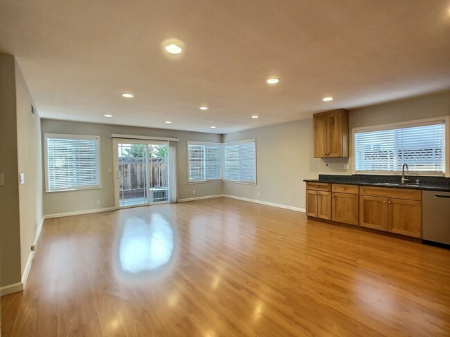 Building Photo - 4bd/2ba Home in South San Jose