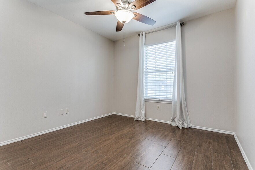 Building Photo - 8107 Rustic Park