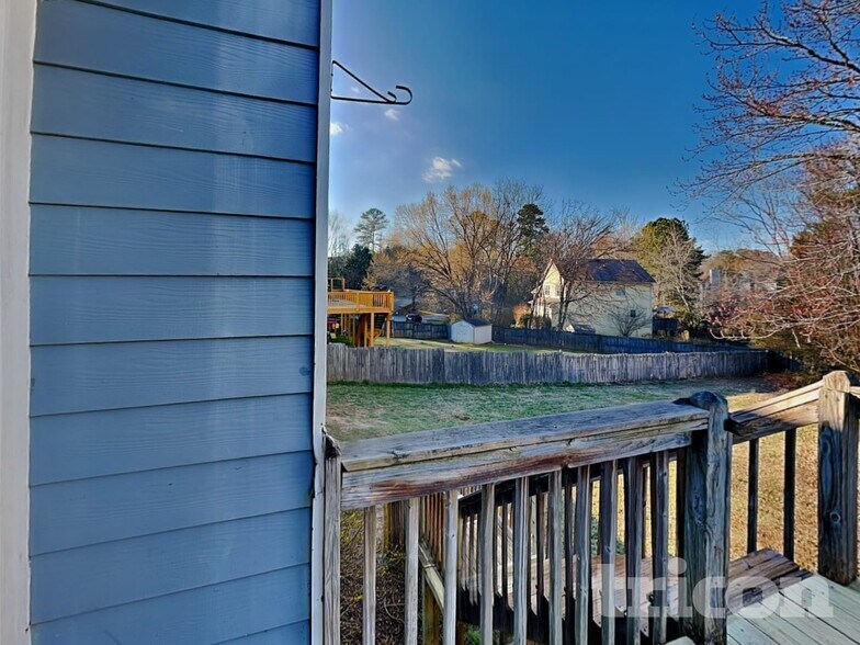 Building Photo - 403 Bennett Farms Pl