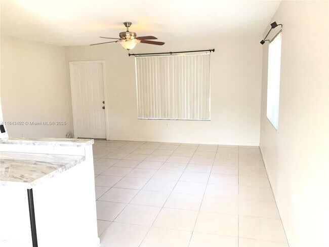 Building Photo - 10525 SW 77th Ct