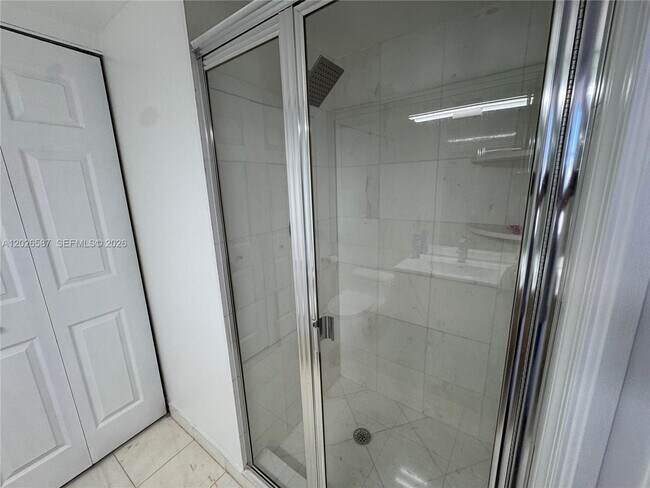 Building Photo - 3530 Mystic Pointe Dr