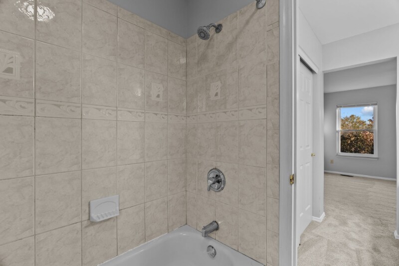 Building Photo - 2 Coachman Ct