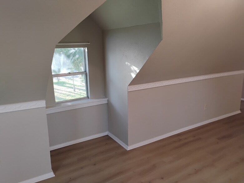 Building Photo - 504 N Newsom St