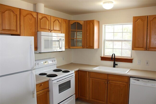 Building Photo - 107 Laurelwood Dr S