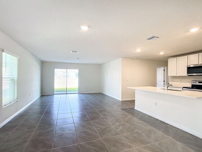 Building Photo - Pet-Friendly 5BR Home in Ocala | Spacious Living in Ocala Crossings South