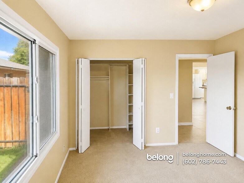 Building Photo - 1613 E Watson Dr