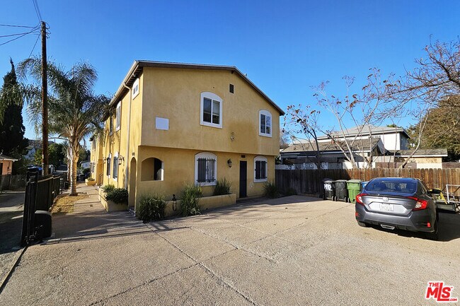 Building Photo - 1434 1/2 Ricardo St