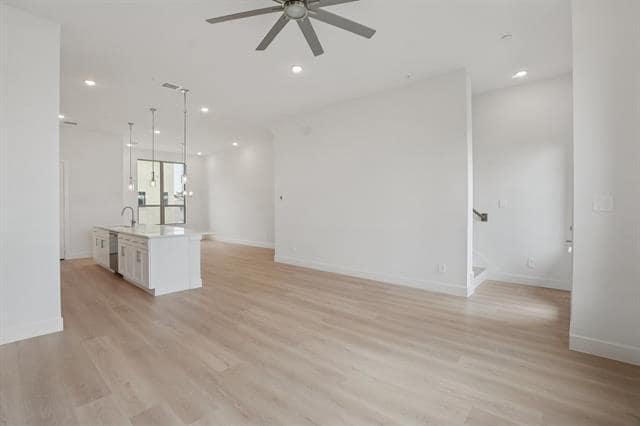 Building Photo - 13351 Goodland St