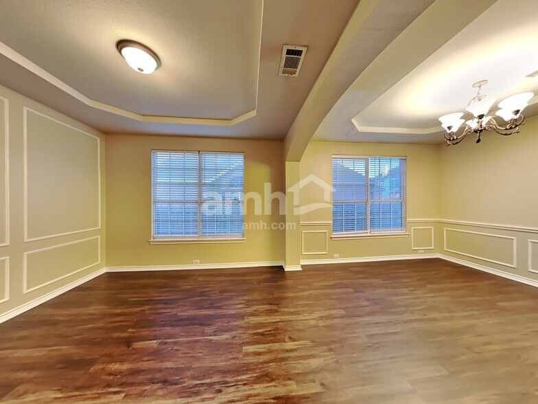 Building Photo - 1414 Monte Carlo Dr
