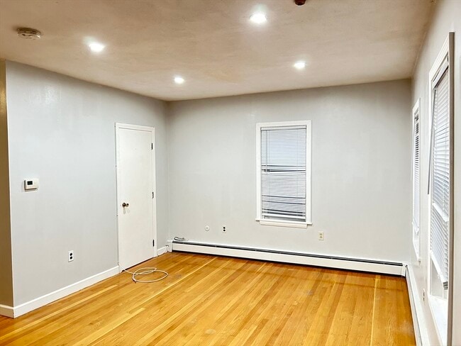 Building Photo - 318 Granite St