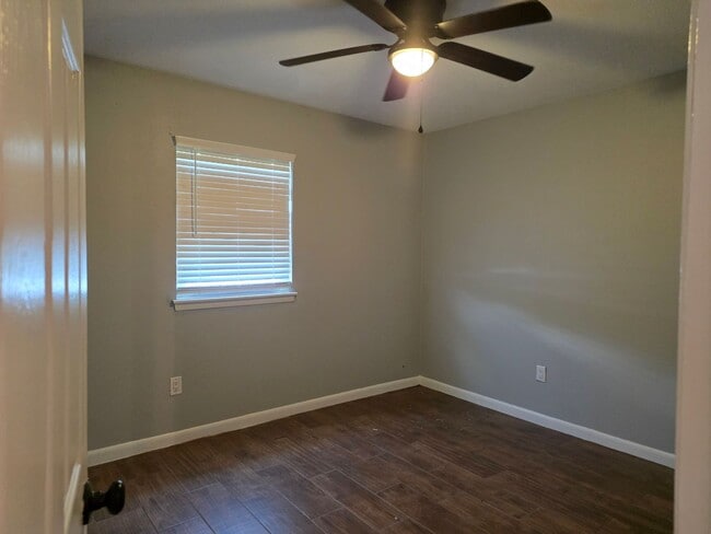 Building Photo - Gautier Property