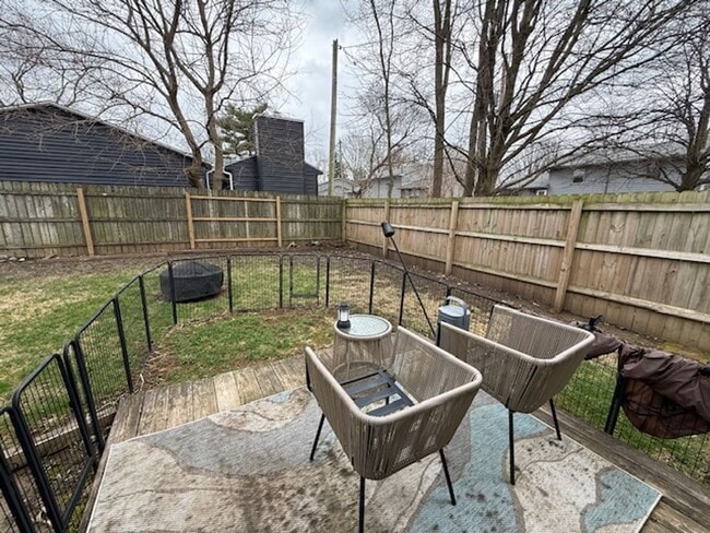 Building Photo - 3-Bedroom Home with Fenced Backyard