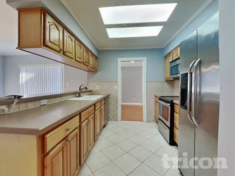 Building Photo - 10461 110th Way N