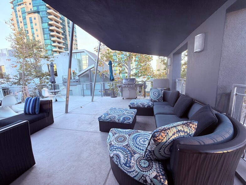 Building Photo - 101 Market St