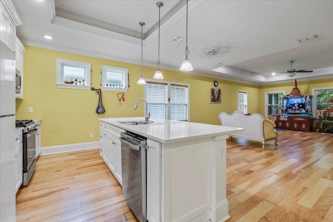 Building Photo - 855 Avery Park Dr