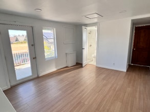 Building Photo - 1318 W Monroe St