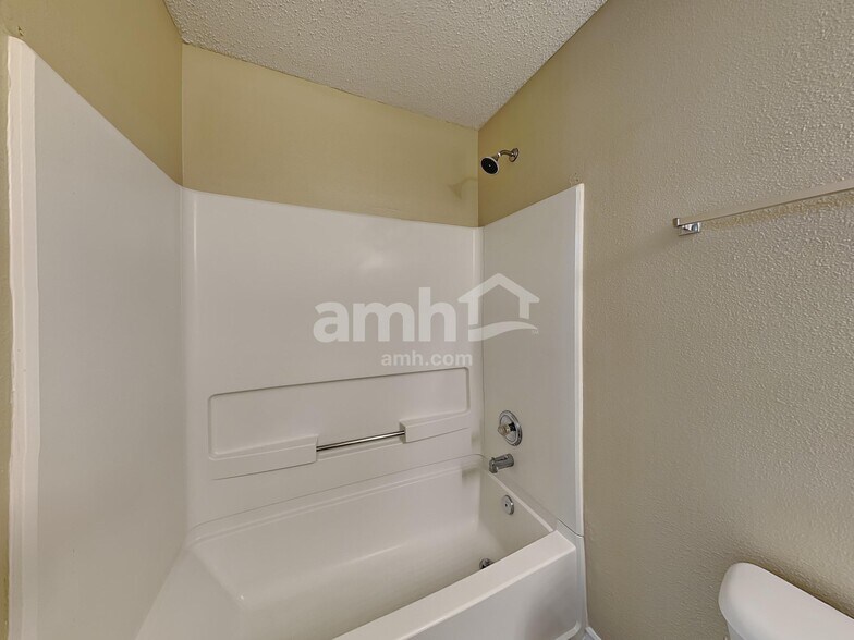 Building Photo - 6503 W Philadelphia Dr