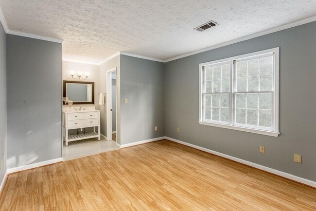 Building Photo - 1405 Kennesaw Trace Ct
