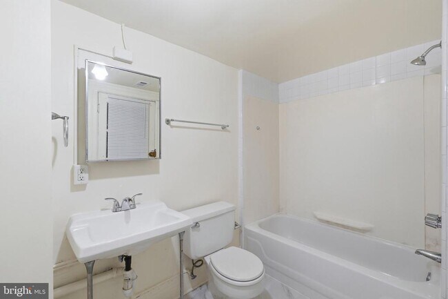 Building Photo - 1241 33rd St NW