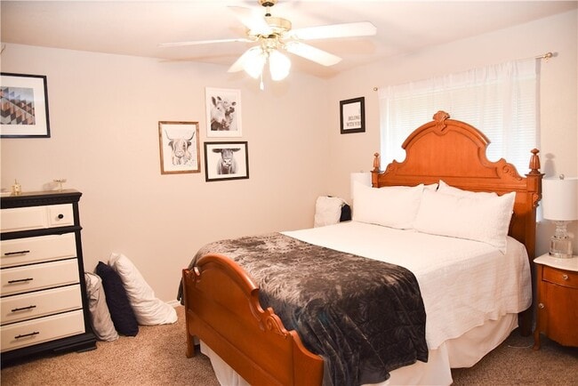 Building Photo - 3815 Oldenburg Ln