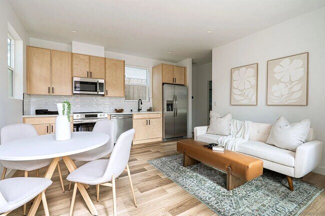 Building Photo - 2945 B. St