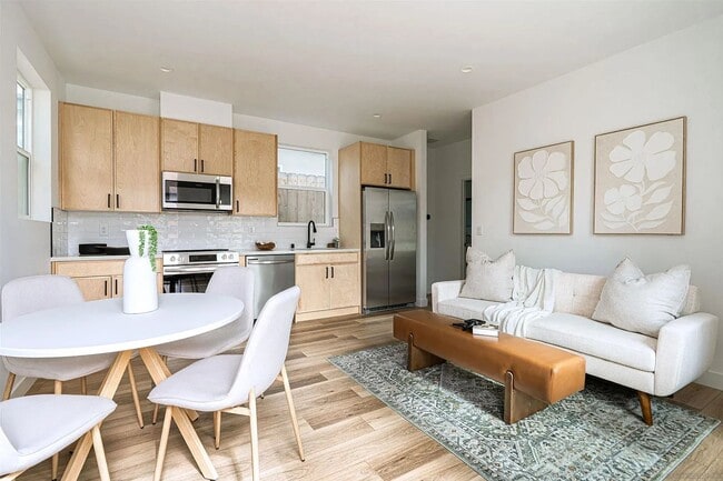 Building Photo - 2947 B. St