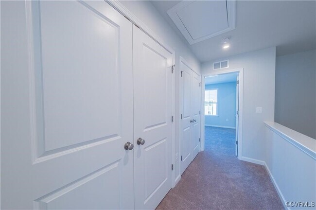 Building Photo - 633 Rivanna Hl Rd