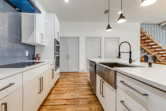 Building Photo - 10630 Greengarden Rd