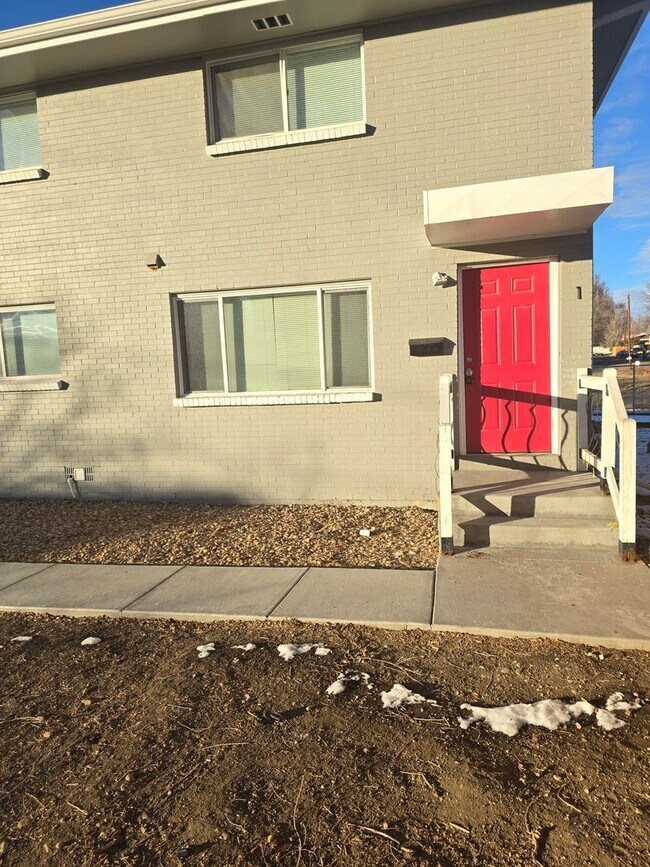 Building Photo - Updated 2 Bedroom 1.5 Bath in Westminster