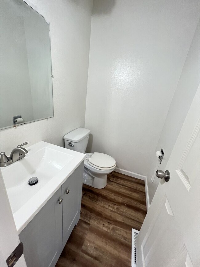 Building Photo - 847/849 3rd St.