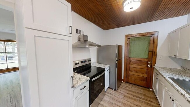 Building Photo - 1514 Golden Ave