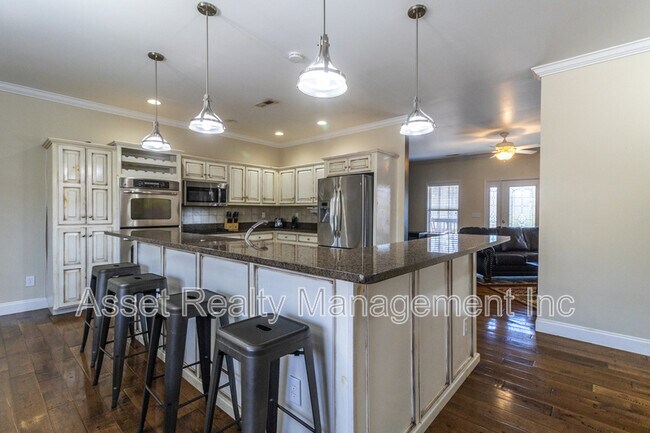 Building Photo - 306 White Cap Ln