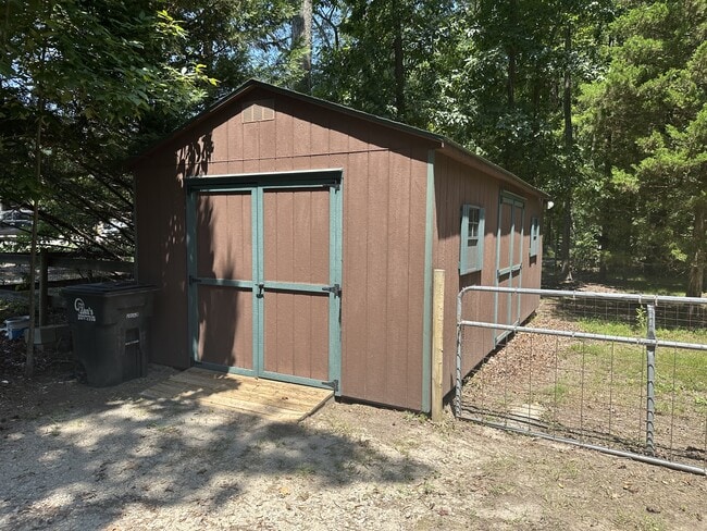 Building Photo - 11170 Robious Rd