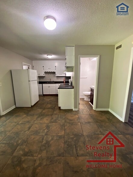 Building Photo - 1421 Stratton Pl Dr