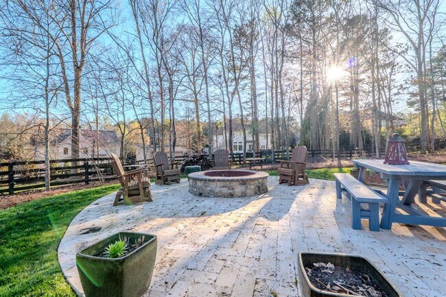 Building Photo - 203 Davis Mill Road