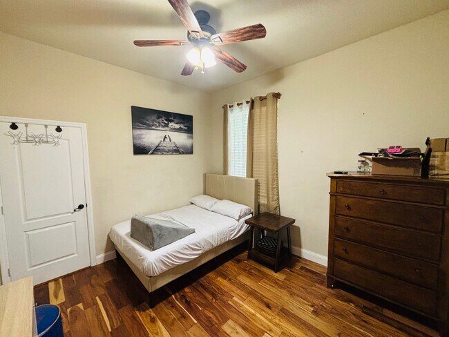 Building Photo - Belmont Community | 5 Bedroom | 3.5 Bath  — Move-In Ready July 2026