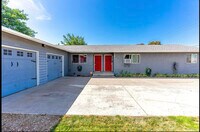 Building Photo - 200 NE 7th St