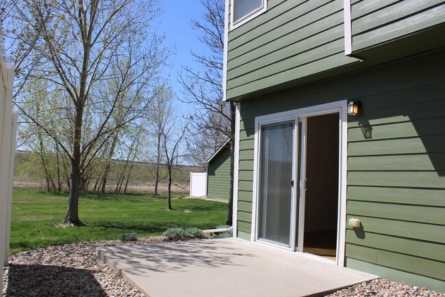 Building Photo - 3 Bedrooms, 2.5 Baths & a Layout Designed for Living
