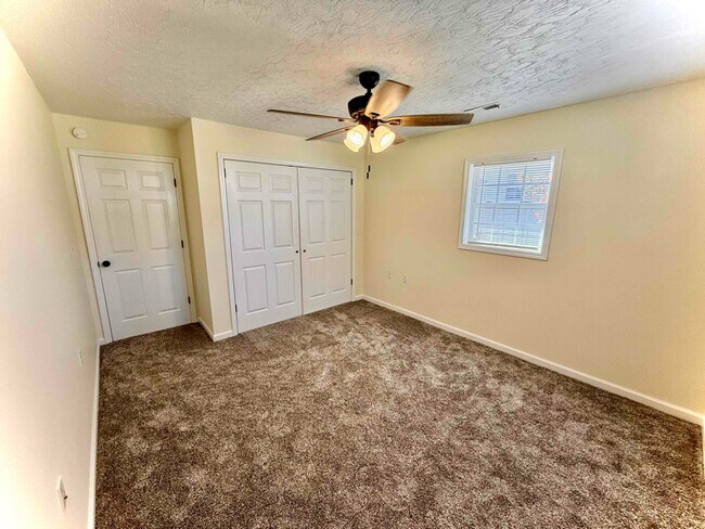 Building Photo - 73 Dan St